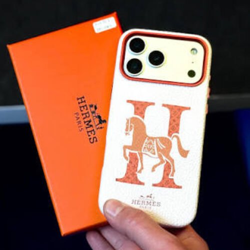 Coque Luxe Crème pour iPhone 17 Pro, 17 Pro Max, 18 Pro, 18 Pro Max, compatible MagSafe, en polyuréthane thermoplastique (TPU)